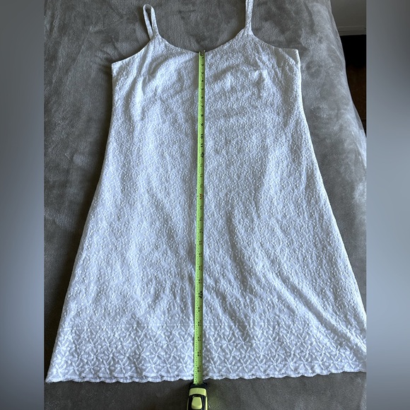 Banana Republic Textured, patterned White Shift with med. Strap Dress. Size 16 - Picture 7 of 10